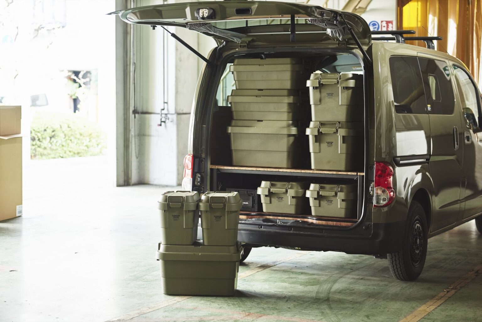 Gordon Miller_Stackable Storage Trunk (70L) - Autobacs